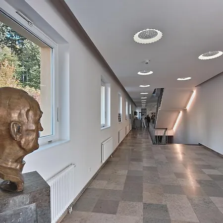 Hotel Martin-niemoller-haus 2*